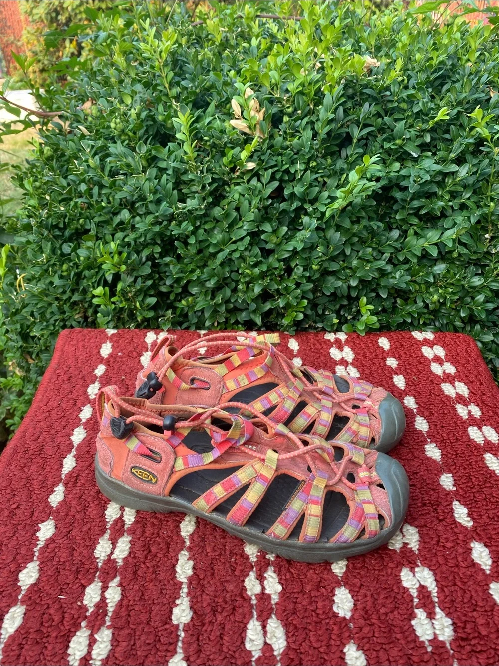 Keen Girl’s Multicolor Strappy Outdoor Coral and Pink Sandals Size 3